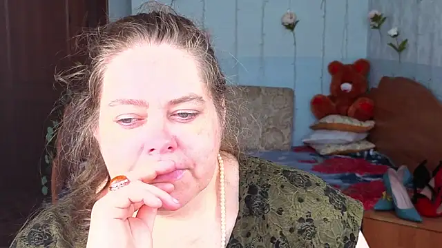 Audrey Aura online show from September 14, 2025, 5:30 am