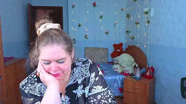 Audrey Aura online show from October 1, 2025, 5:12 am