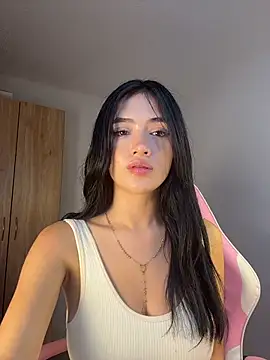 mandy222  online show from April 8, 2026, 6:15 am