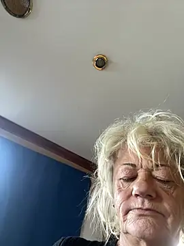 Snapshot of ladyboatlady chatting on July 1, 2026, 5:52 am ladyboatlady online show from July 1, 2026, 5:52 am
