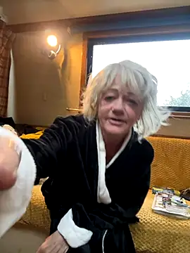 ladyboatlady online show from October 3, 2025, 6:37 am