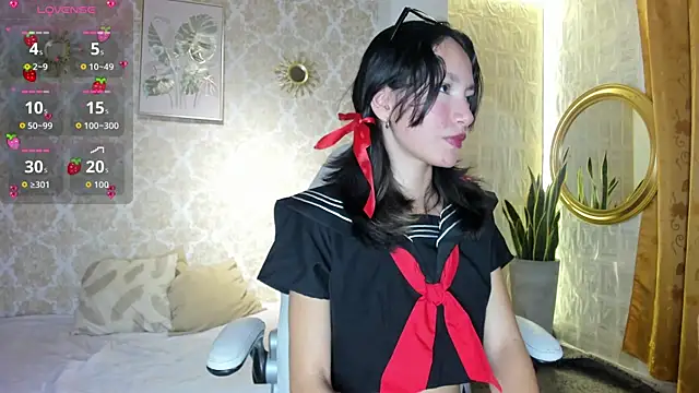 LilyThea online show from April 5, 2026, 9:10 pm