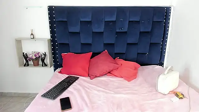 Snapshot of scarlett_enjoy1 chatting on November 28, 2025, 12:27 pm scarlett enjoy1 online show from November 28, 2025, 12:27 pm