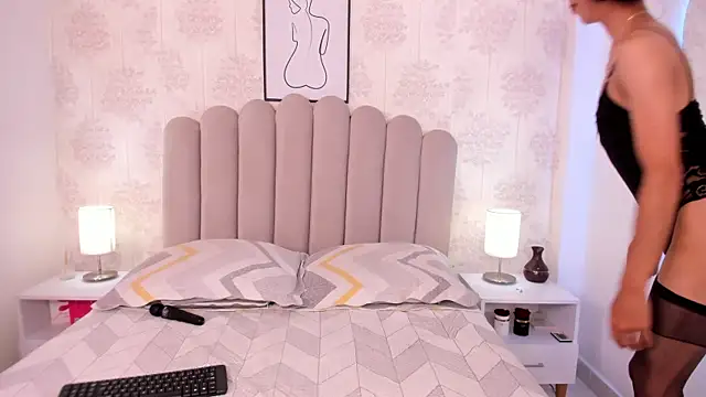 Snapshot of ShaynaHosk chatting on November 27, 2025, 6:25 am ShaynaHosk online show from November 27, 2025, 6:25 am