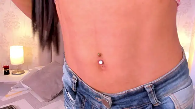 ShaynaHosk online show from March 10, 2026, 3:32 am