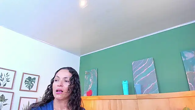 bellarivera  online show from December 17, 2025, 6:24 pm