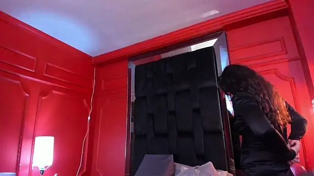 bellarivera  online show from April 18, 2026, 7:58 pm