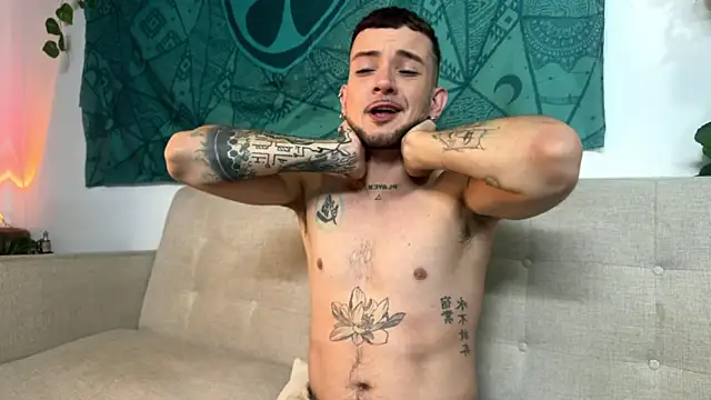 Neythancooper online show from November 14, 2025, 10:02 pm