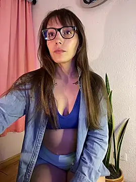 paula miler1 online show from July 17, 2026, 10:18 pm
