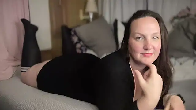 Snapshot of Just_Trudy chatting on October 22, 2025, 1:16 am Just Trudy online show from October 22, 2025, 1:16 am