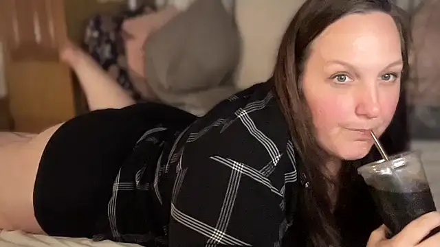 Snapshot of Just_Trudy chatting on September 26, 2025, 2:18 am Just Trudy online show from September 26, 2025, 2:18 am