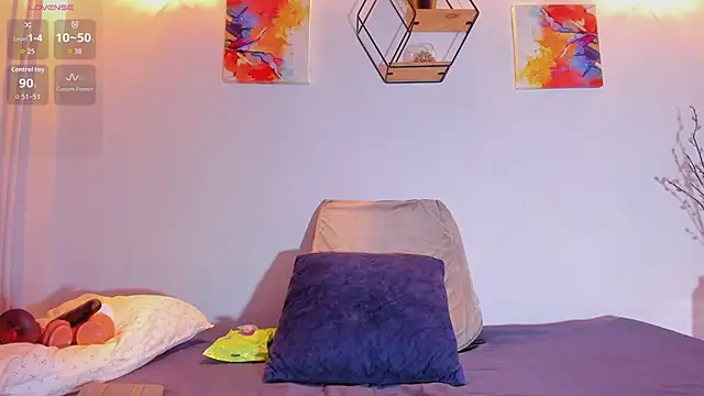 Karlaliones69 online show from November 7, 2025, 11:48 am