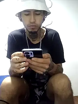 Snapshot of Tattoboy19cm chatting on February 10, 2026, 11:31 am Tattoboy19cm online show from February 10, 2026, 11:31 am