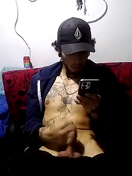 Snapshot of Tattoboy19cm chatting on February 3, 2026, 6:22 am Tattoboy19cm online show from February 3, 2026, 6:22 am