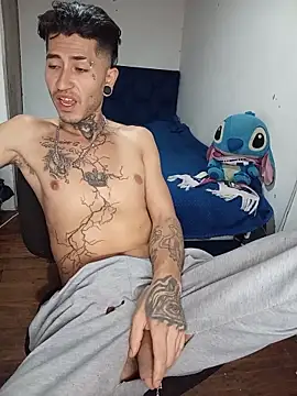 Snapshot of Tattoboy19cm chatting on April 16, 2026, 9:15 pm Tattoboy19cm online show from April 16, 2026, 9:15 pm