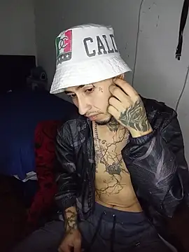 Snapshot of Tattoboy19cm chatting on March 7, 2026, 5:25 am Tattoboy19cm online show from March 7, 2026, 5:25 am