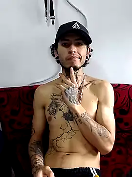 Snapshot of Tattoboy19cm chatting on February 18, 2026, 4:25 pm Tattoboy19cm online show from February 18, 2026, 4:25 pm