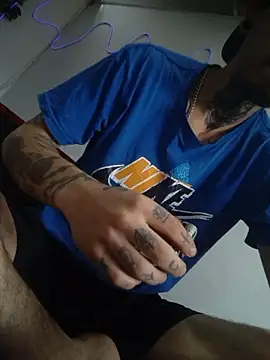 Snapshot of Tattoboy19cm chatting on December 19, 2025, 3:36 pm Tattoboy19cm online show from December 19, 2025, 3:36 pm