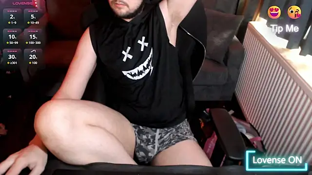 cjhouse96 online show from October 23, 2025, 11:42 am