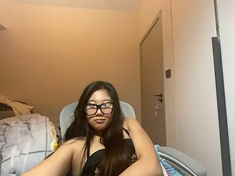 xena0501 online show from December 18, 2025, 6:56 pm