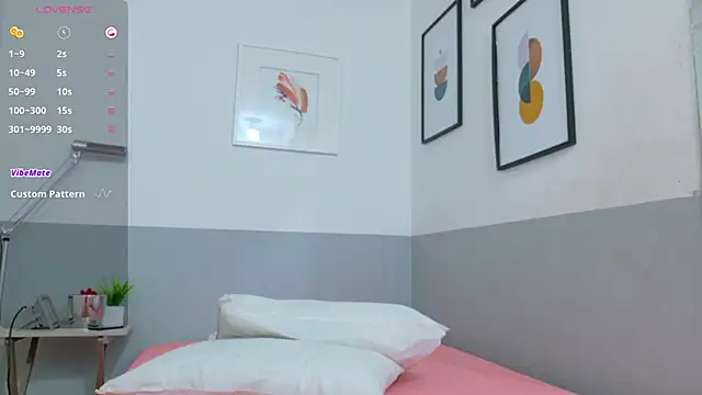 cutepetitee online show from September 20, 2025, 7:41 pm