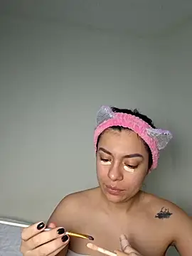 AmaiaSalvatore online show from September 19, 2025, 9:41 pm