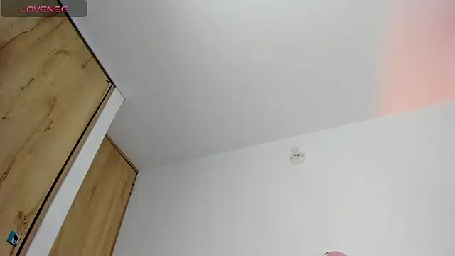 ZoeBlue6 online show from September 16, 2025, 12:17 pm