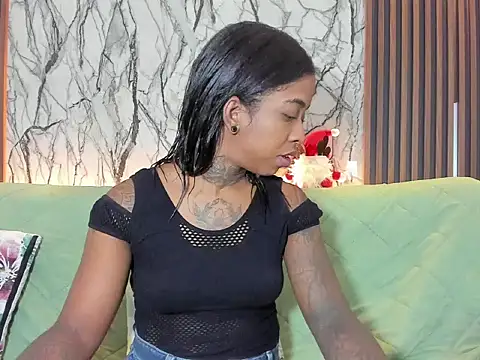 Pauline Fox online show from November 23, 2025, 2:10 am