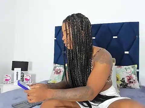 Pauline Fox online show from September 30, 2025, 11:00 pm