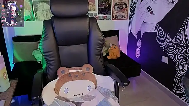 Yuhwan  online show from November 28, 2025, 6:08 pm