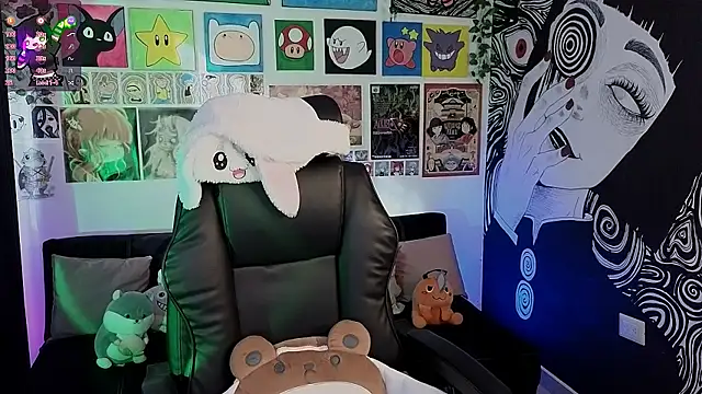 Yuhwan  online show from September 9, 2025, 9:13 pm