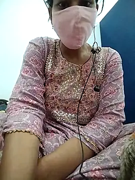 Miss-0012 online show from November 13, 2025, 4:44 pm