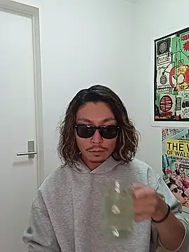 specialz0831 online show from November 3, 2025, 8:07 am