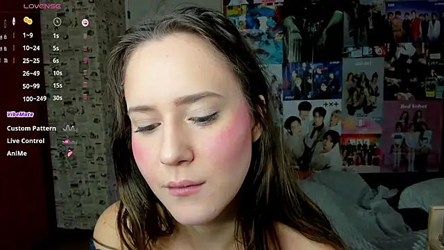 LucyRose3 online show from September 29, 2025, 4:52 am