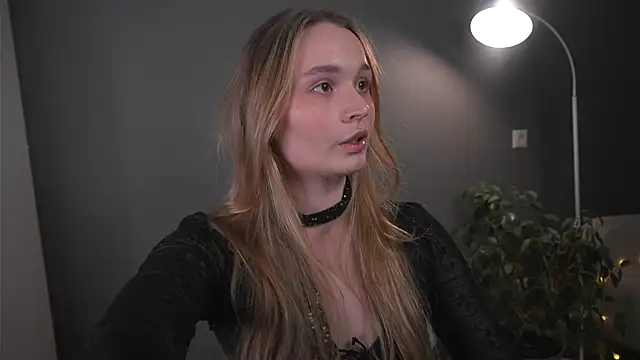 lisa schiele online show from December 19, 2025, 8:33 pm