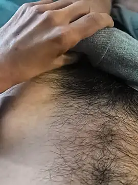 Yucsingl1 online show from April 12, 2026, 1:03 pm