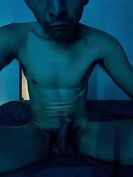 Yucsingl1 online show from April 6, 2026, 4:57 am