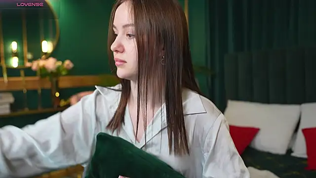 MarySparkle online show from April 15, 2026, 4:40 am