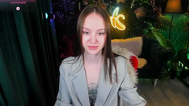 Snapshot of MarySparkle chatting on May 3, 2026, 4:28 am MarySparkle online show from May 3, 2026, 4:28 am