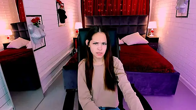 Snapshot of UliaNeer chatting on October 3, 2025, 5:09 am UliaNeer online show from October 3, 2025, 5:09 am