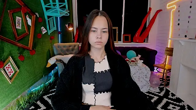 Snapshot of UliaNeer chatting on September 10, 2025, 5:06 am UliaNeer online show from September 10, 2025, 5:06 am