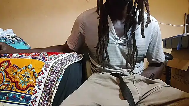 EYEzIAM online show from October 9, 2025, 9:32 am