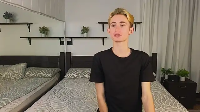 Snapshot of tommy_XXX chatting on September 18, 2025, 5:16 pm tommy XXX online show from September 18, 2025, 5:16 pm