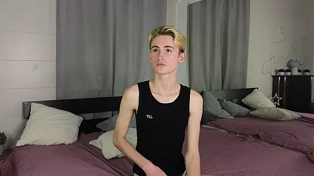 Snapshot of tommy_XXX chatting on September 12, 2025, 7:57 pm tommy XXX online show from September 12, 2025, 7:57 pm