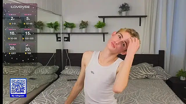 Snapshot of tommy_XXX chatting on October 17, 2025, 9:56 am tommy XXX online show from October 17, 2025, 9:56 am