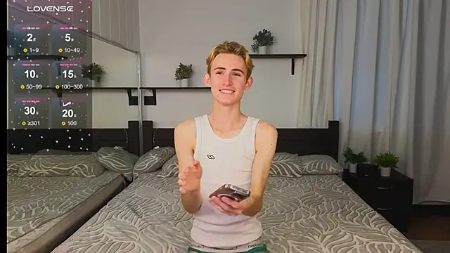 Snapshot of tommy_XXX chatting on September 27, 2025, 12:39 am tommy XXX online show from September 27, 2025, 12:39 am