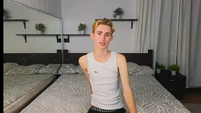 Snapshot of tommy_XXX chatting on September 23, 2025, 6:04 pm tommy XXX online show from September 23, 2025, 6:04 pm