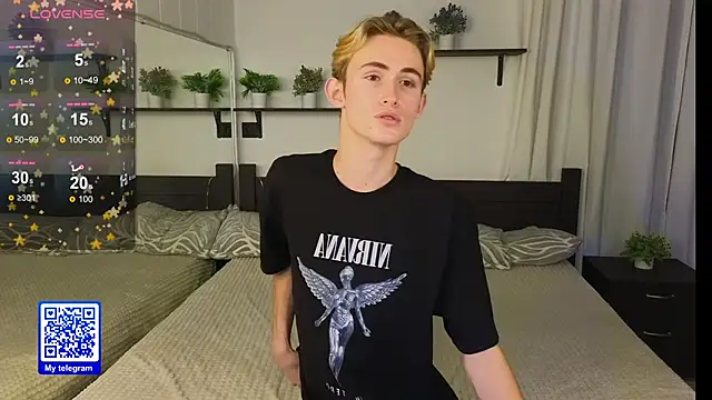 Snapshot of tommy_XXX chatting on October 22, 2025, 3:44 pm tommy XXX online show from October 22, 2025, 3:44 pm