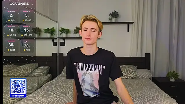 Snapshot of tommy_XXX chatting on October 13, 2025, 10:43 pm tommy XXX online show from October 13, 2025, 10:43 pm