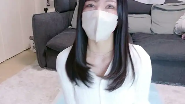 moemilk online show from April 18, 2026, 10:32 pm